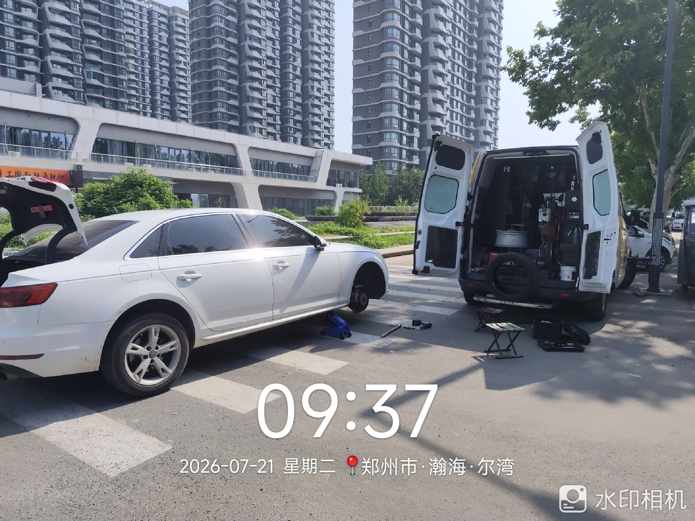 兔师傅郑州瀚海尔湾轮胎爆胎救援(图1)