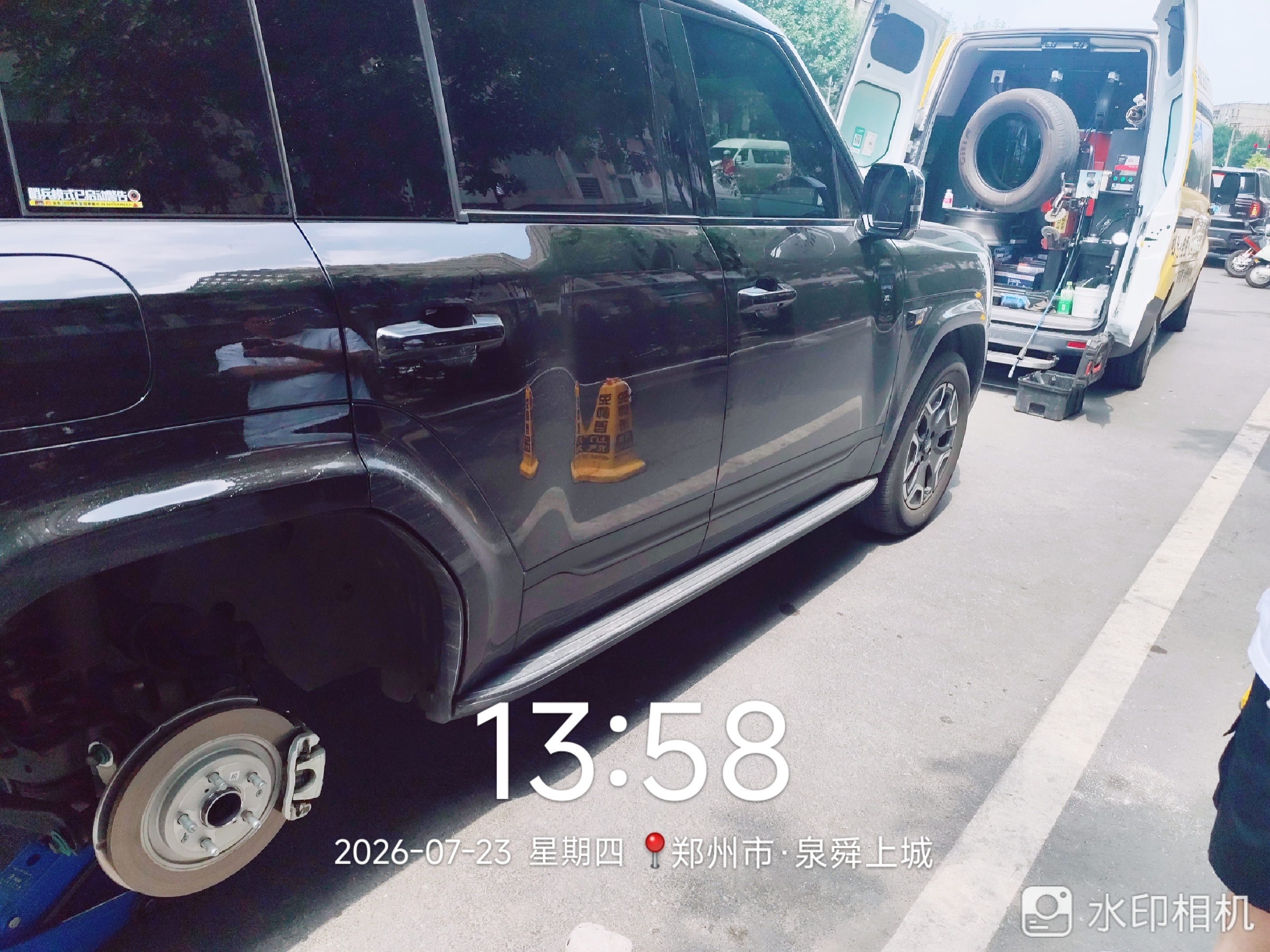 兔师傅郑州泉舜上城轮胎爆胎救援(图1)