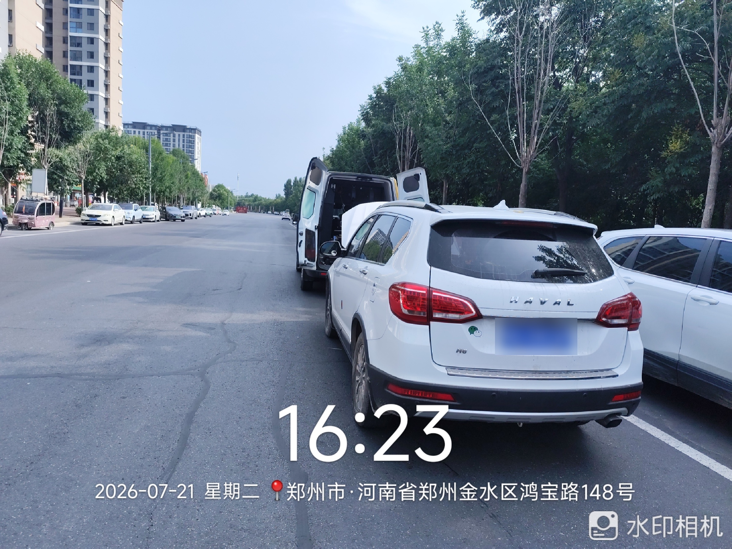 兔师傅郑州金水区鸿宝路电瓶亏电救援(图1)