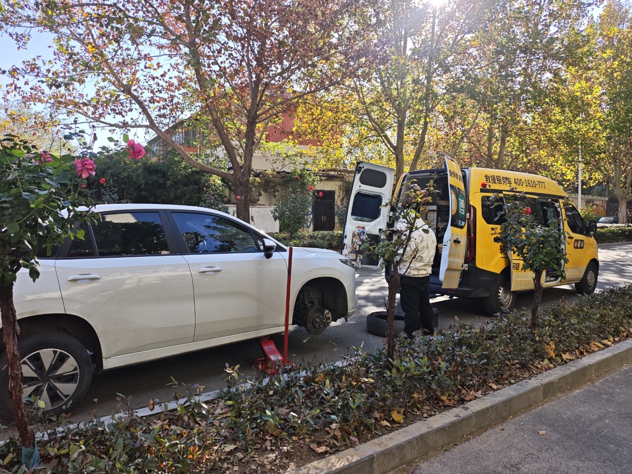 兔师傅郑州金水区林科路轮胎爆胎救援(图1)