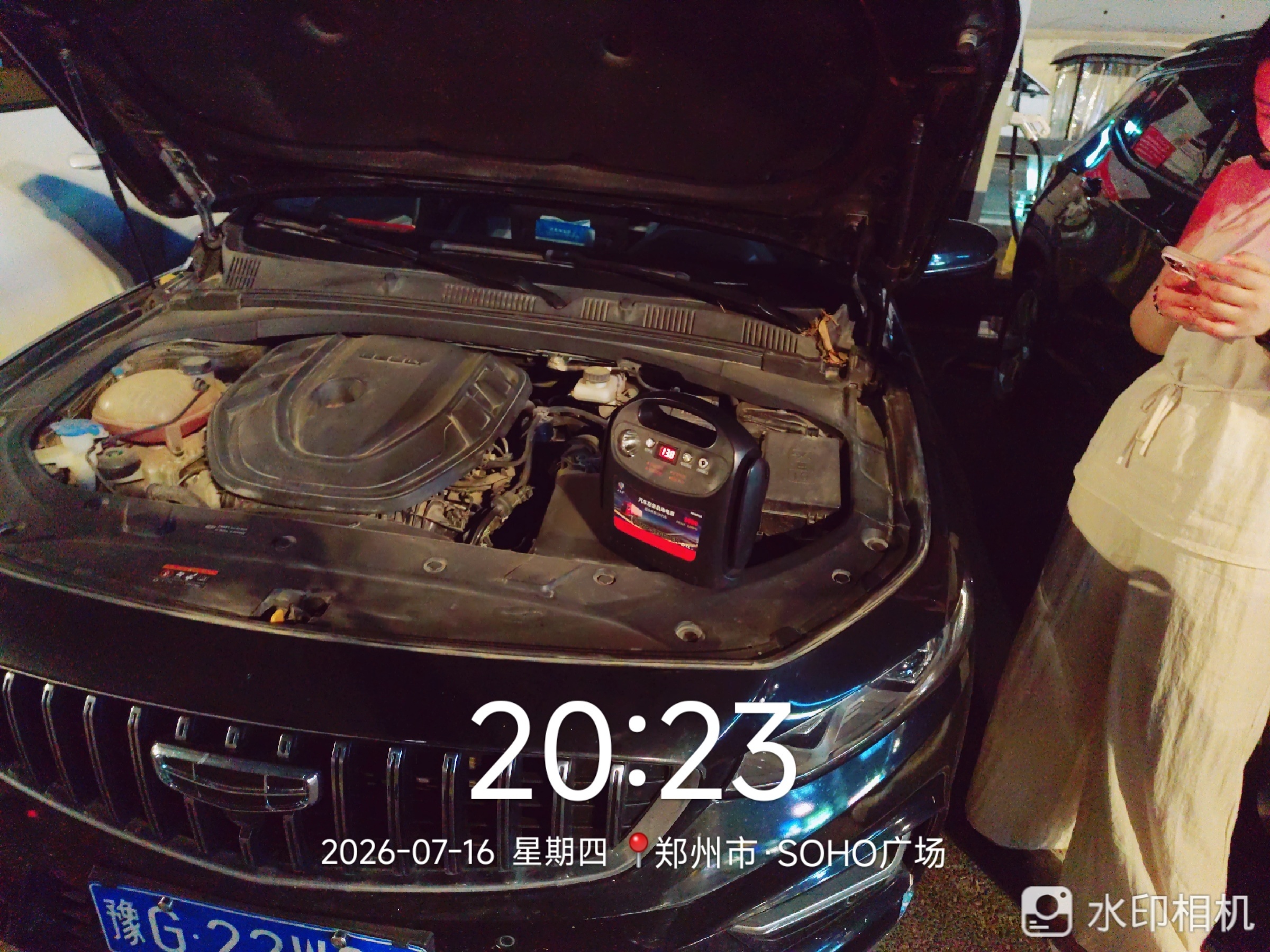 兔师傅郑州SOHO广场电瓶亏电救援(图1)